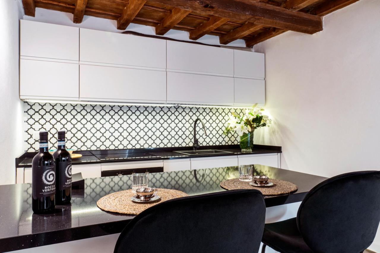 Palazzovilla Historic Building Luxury Suite Florence Extérieur photo