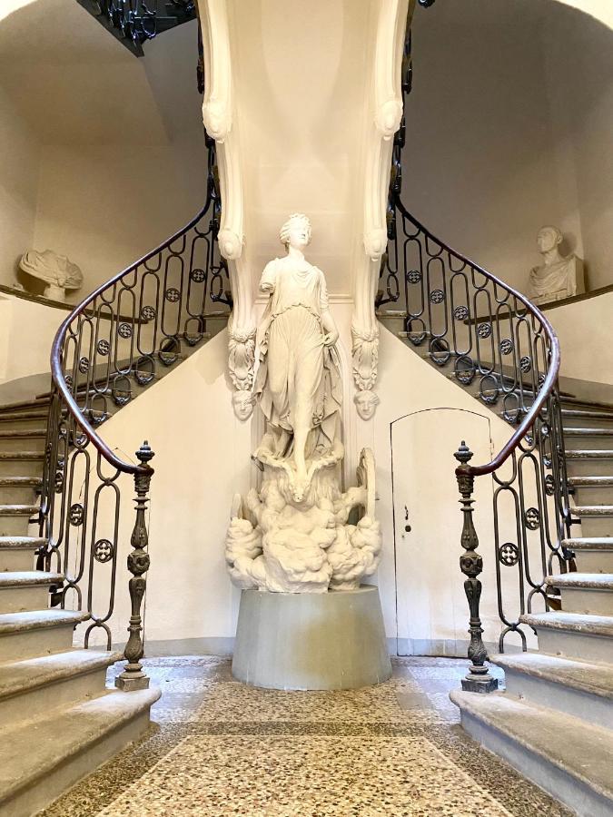 Palazzovilla Historic Building Luxury Suite Florence Extérieur photo