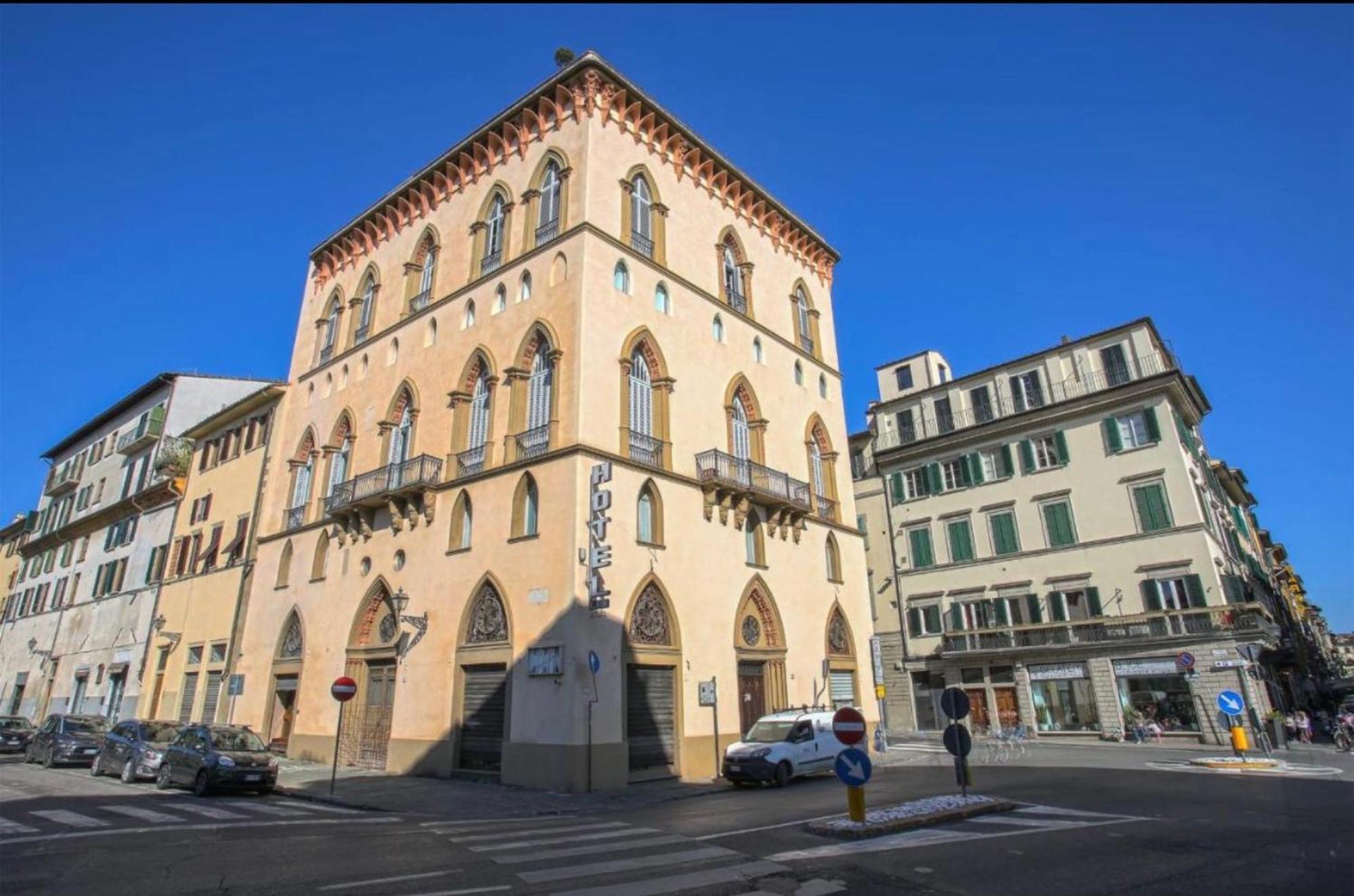 Palazzovilla Historic Building Luxury Suite Florence Extérieur photo